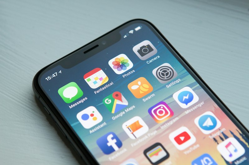 Mobile App (iOS/Android)